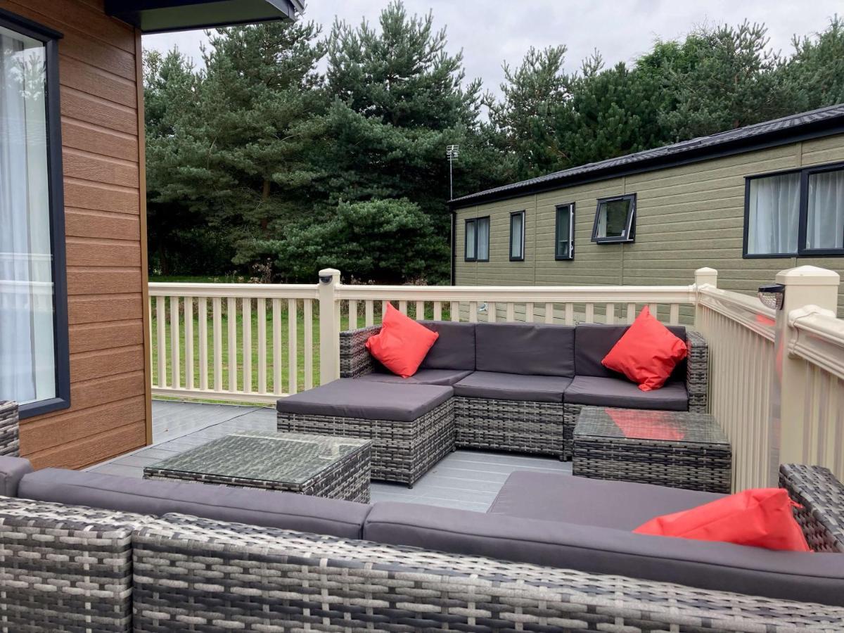 Gleneagles Lodge With Hot Tub York Esterno foto