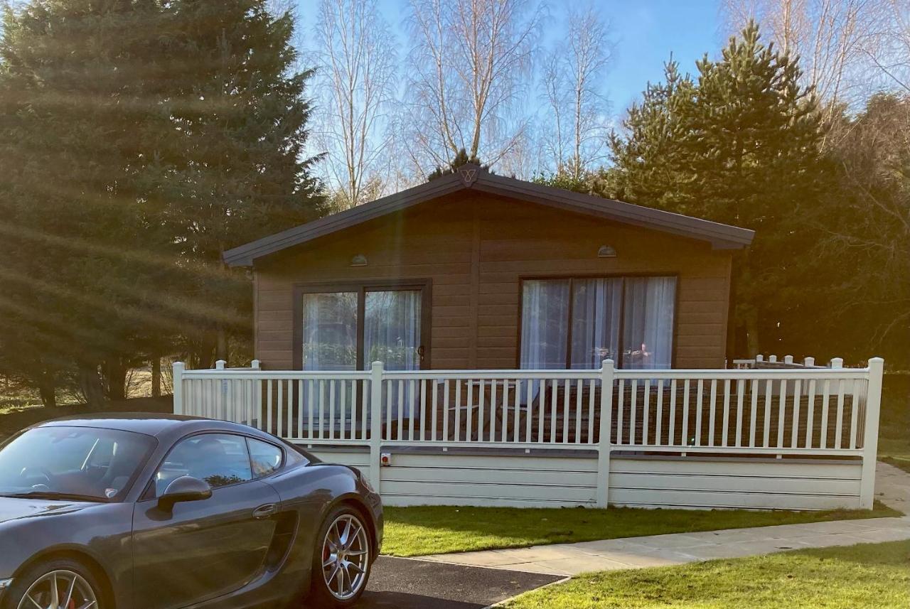 Gleneagles Lodge With Hot Tub York Esterno foto