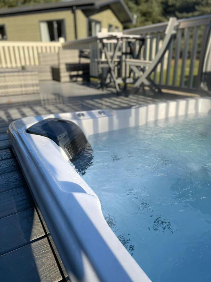 Gleneagles Lodge With Hot Tub York Esterno foto